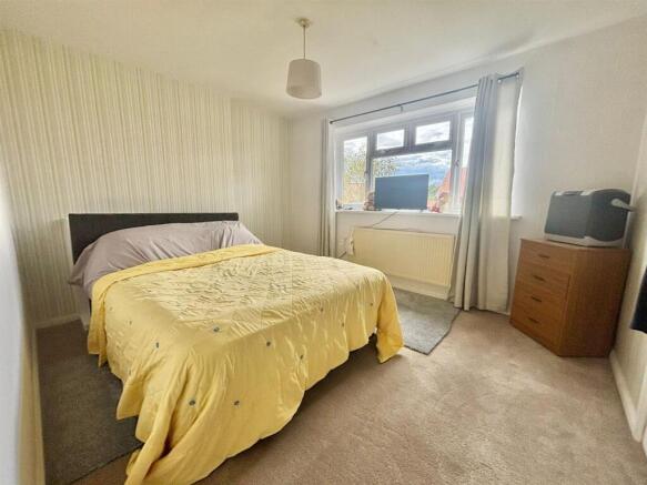 3 bed Semi-Detached for sale Image 8