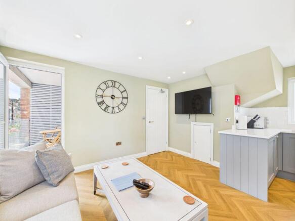 1 bed Apartment for sale Image 12