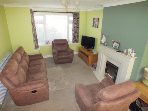 through lounge/dining room