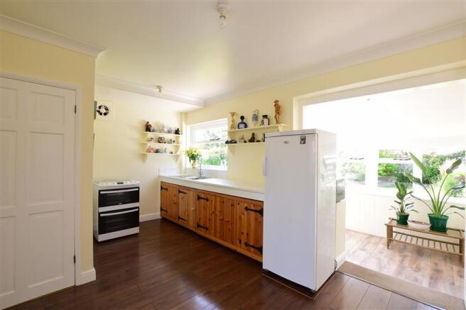 Kitchen/Dining Area