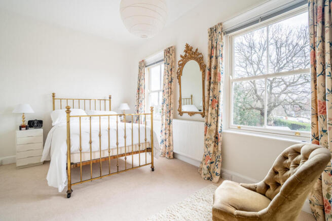 4 bed Semi-Detached for sale Image 3