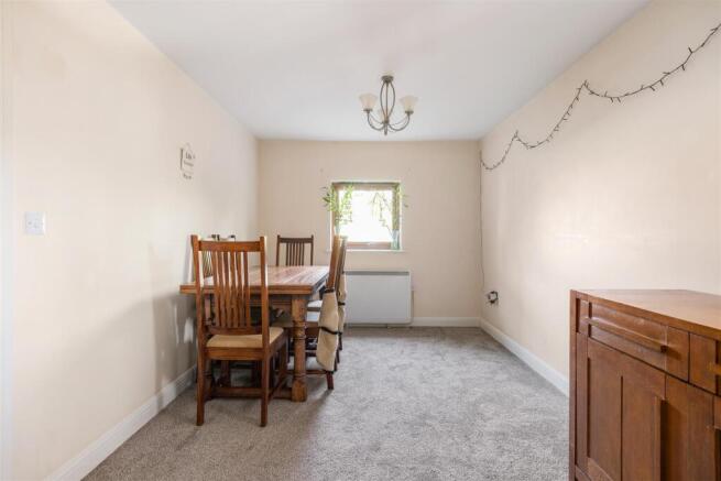 2 bed Apartment for sale Image 11