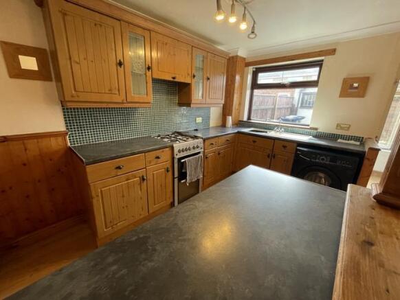 3 bed Terraced to rent Image 4
