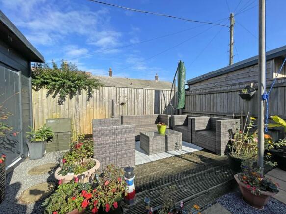 Inchkeith Road 29 Garden 5.jpg