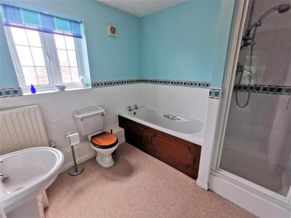 FAMILY BATHROOM