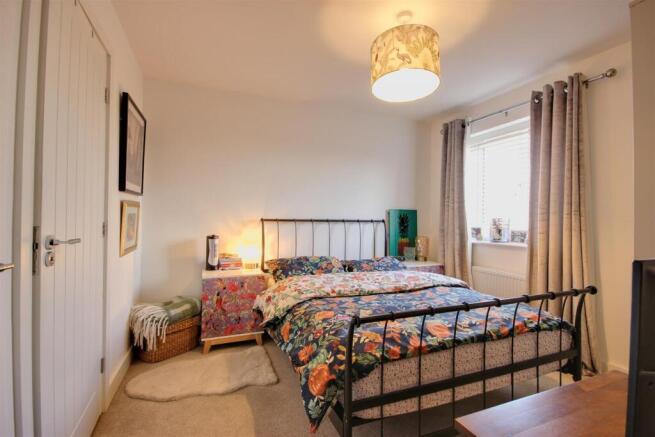 3 bed Terraced for sale Image 11