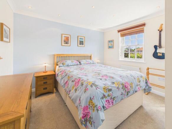 3 bed Town House for sale Image 9