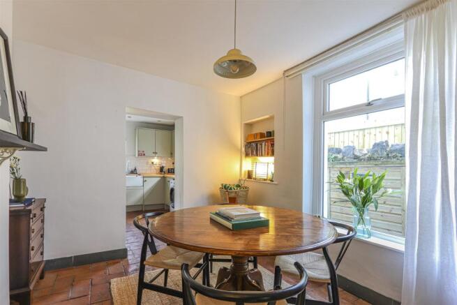 Wyndham Crescent 82-10.jpg