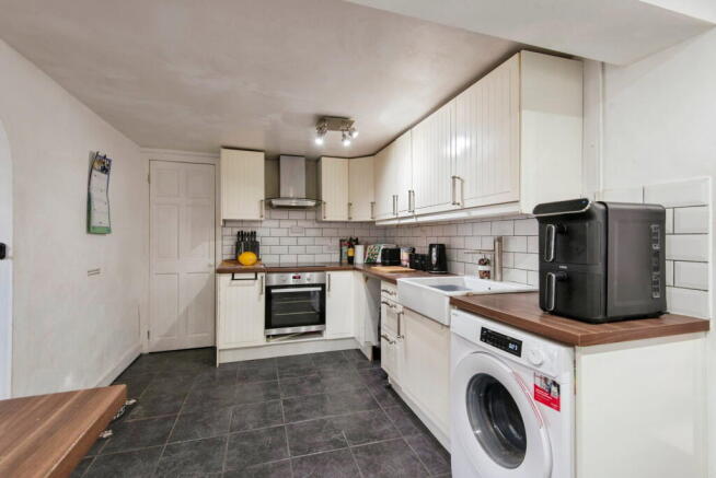 New Street, Shefford, SG17 5BW photo 4