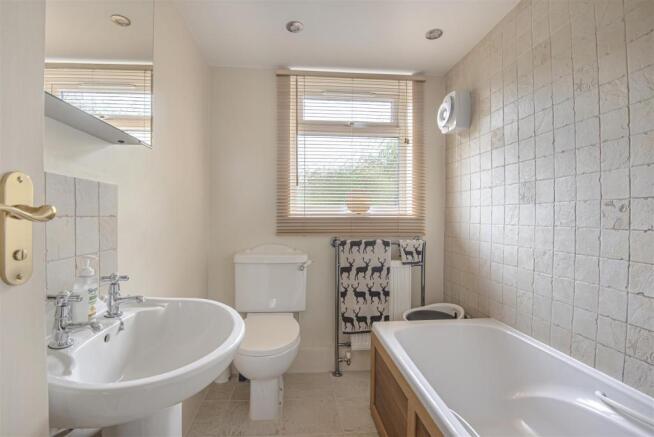 Bathroom.jpg643537 (8).jpg