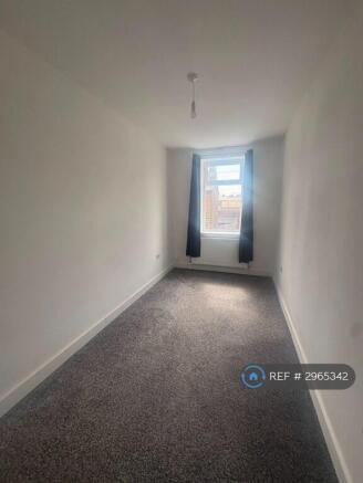 2 bed Terraced to rent Image 11