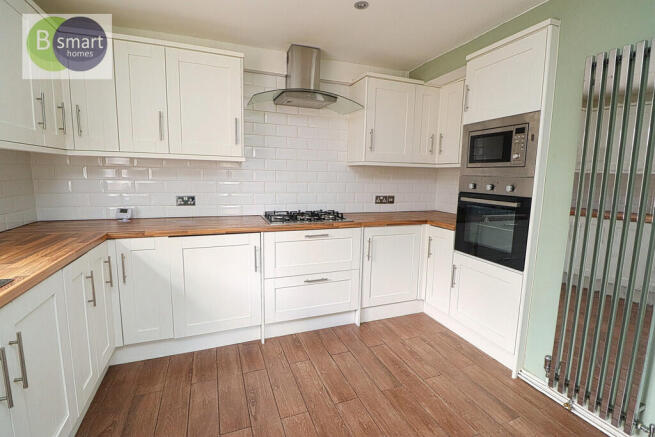2 bed Semi-Detached to rent Image 6
