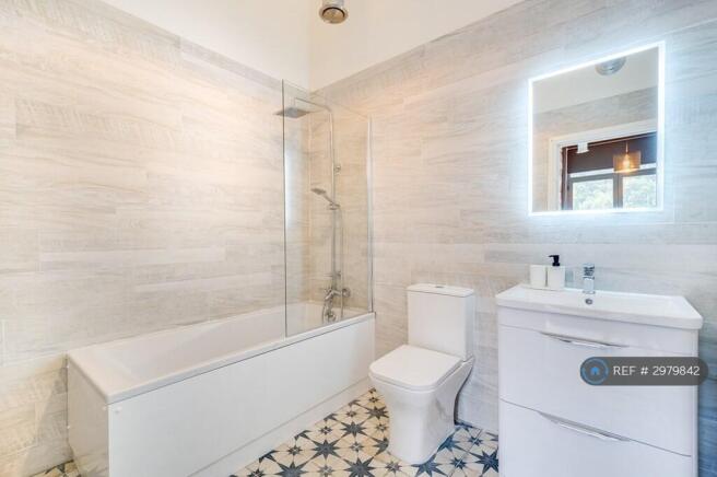 3 bed Flat to rent Image 7