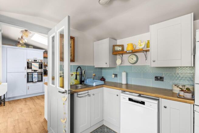 3 bed Semi-Detached for sale Image 8