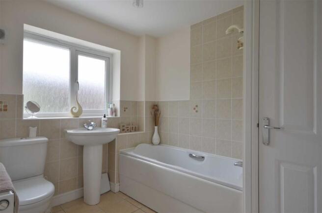 FAMILY BATHROOM