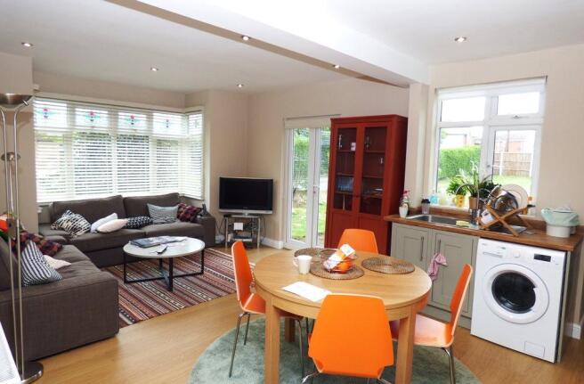 Daws Heath Road, kit