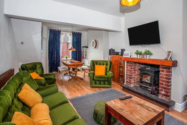 Lounge/Dining Room