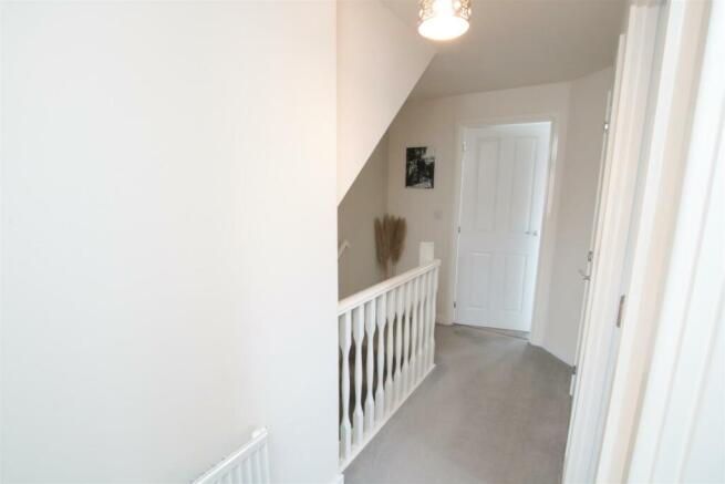 FIRST FLOOR LANDING