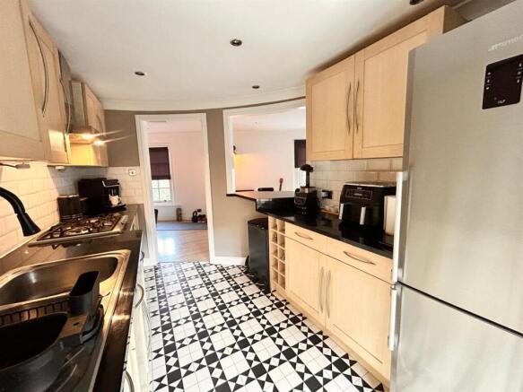 2 bed Apartment for sale Image 10