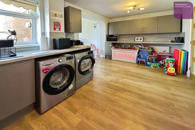 3 bed Semi-Detached for sale Image 5