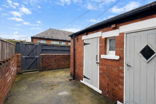 2 bed Terraced for sale Image 7