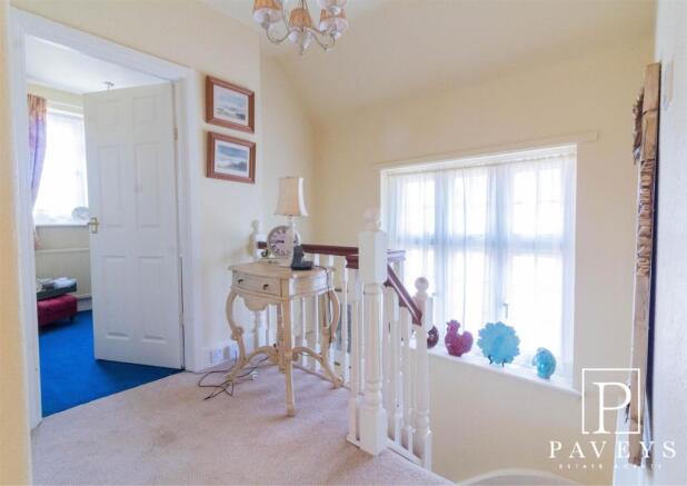 FIRST FLOOR LANDING