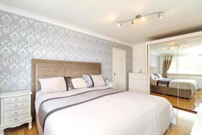 3 bed Semi-Detached for sale Image 11
