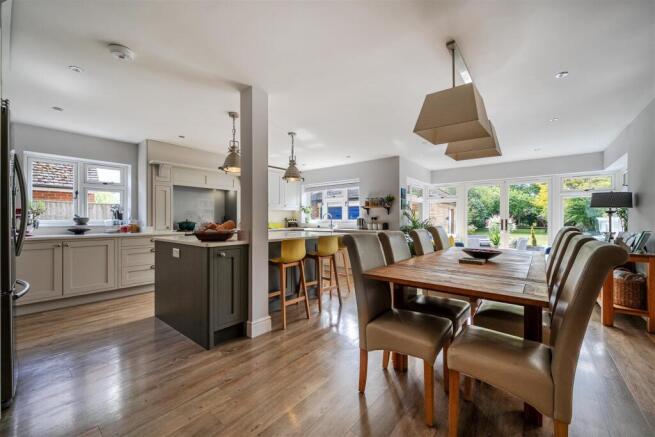 Kitchen / Dining room