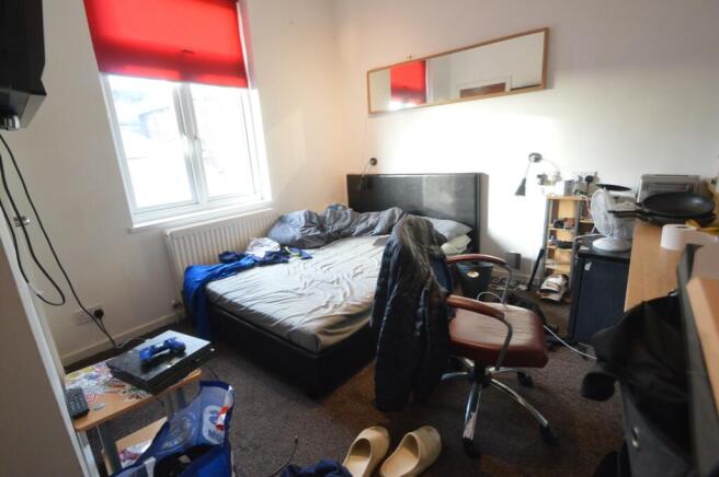5 bed Terraced to rent Image 8