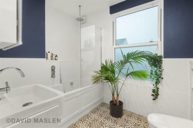 Bathroom (1).jpg