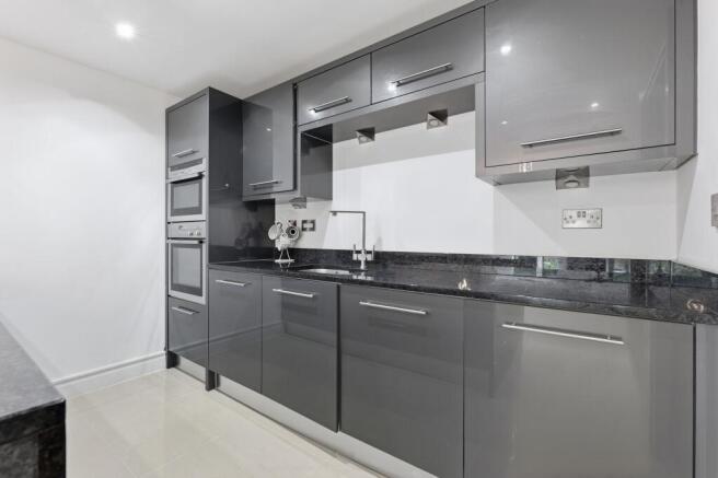4 bed Terraced for sale Image 11