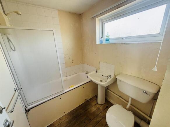 Cumberland Crescent, Leamington Spa photo 4