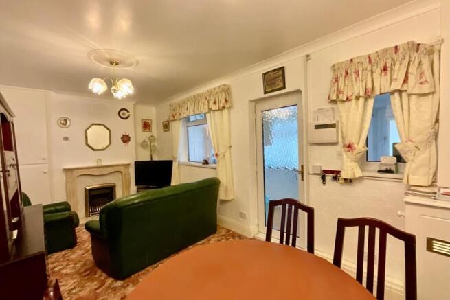 3 bed Semi-Detached for sale Image 7