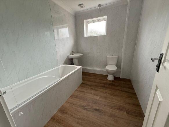 3 bed Terraced to rent Image 4