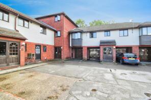 15, Ash Court, Jutsums Lane, Romford RM7 9EE