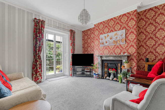 24 Sitting Room.JPG