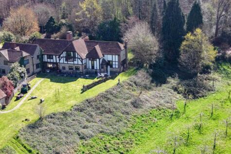 Green Lane, Green Cross, Farnham, Surrey, GU10