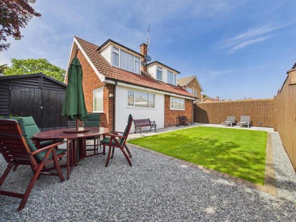 3 bed Bungalow for sale Image 12