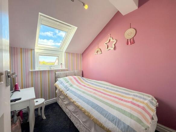 3 bed Semi-Detached for sale Image 10