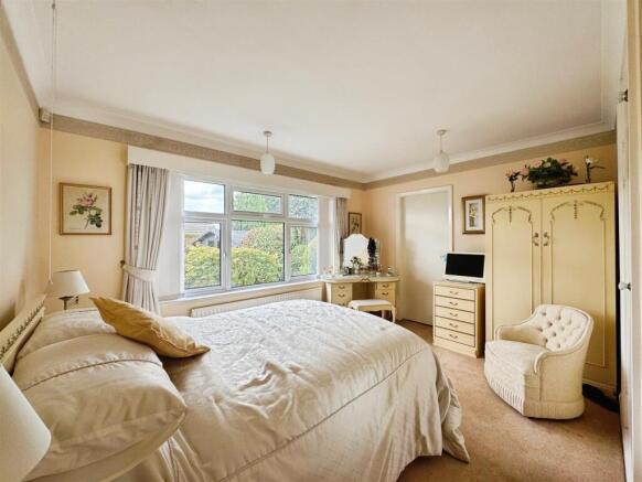 3 bed Detached Bungalow for sale Image 12