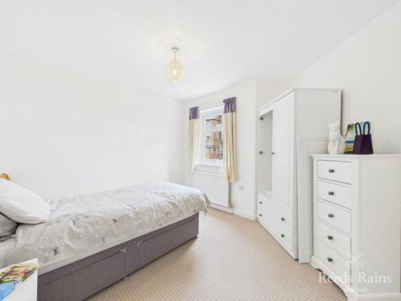 2 bed Apartment for sale Image 5