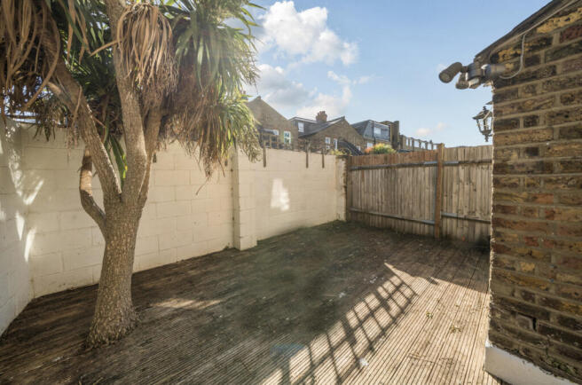 1362644-4-68e3c68...