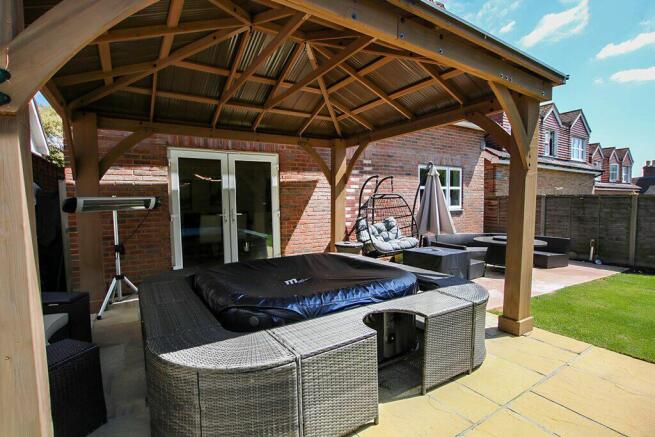 Hammondstreet Road - Back Garden
