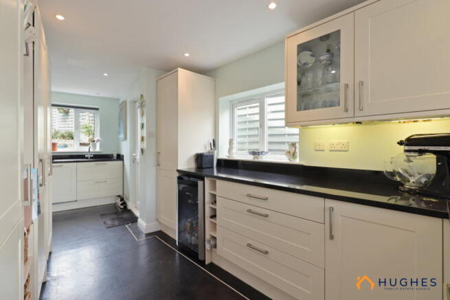 4 bed Semi-Detached for sale Image 7