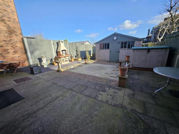 4 bed Semi-Detached for sale Image 12