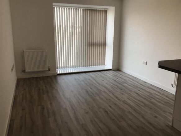 7 Neptune Road - living area 2.jpg