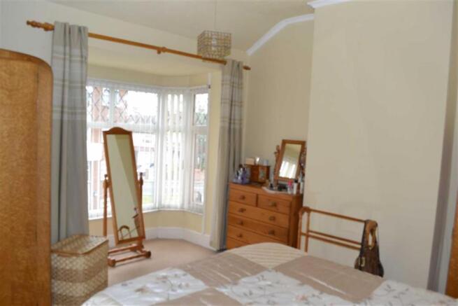 BEDROOM 1 (FRONT)