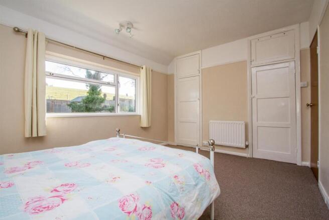 Bedroom 1 i.jpg