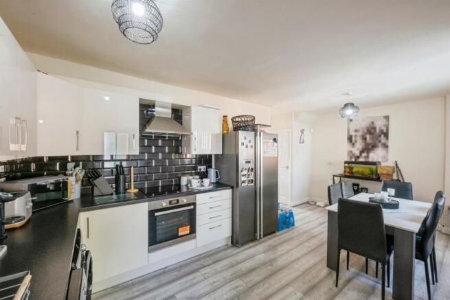 4 bed Terraced for sale Image 7