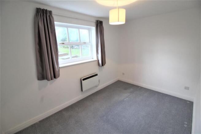 bedroom 1 2021.jpg